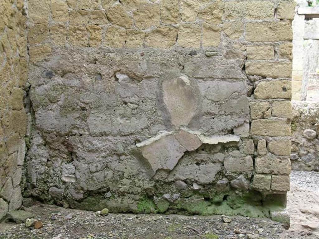 IV.18 Herculaneum, May 2005. Room 5, looking towards east wall and doorway from atrium, on right.
Photo courtesy of Nicolas Monteix.